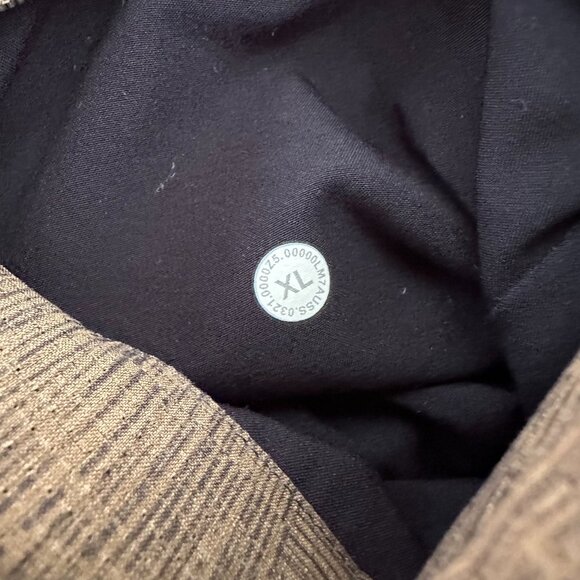 Lululemon Size Extra Large Bowline 8" Short in Offset Artifact  Graphite Gray - Picture 9 of 12